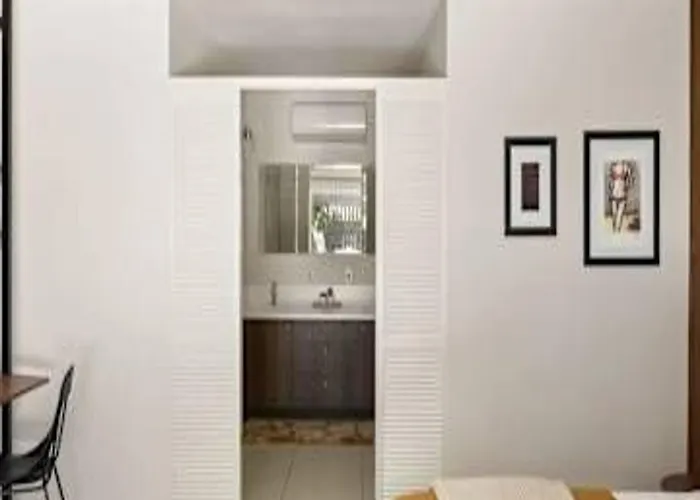 Mid-century W Pool Near El Paseo Shopping Holiday home