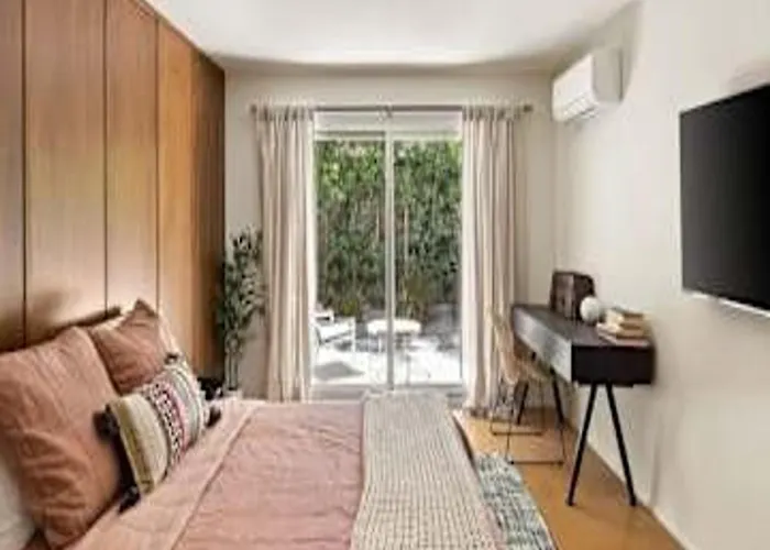 Mid-century W Pool Near El Paseo Shopping Holiday home *