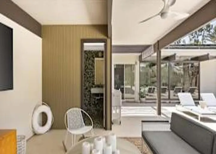 Mid-century W Pool Near El Paseo Shopping *