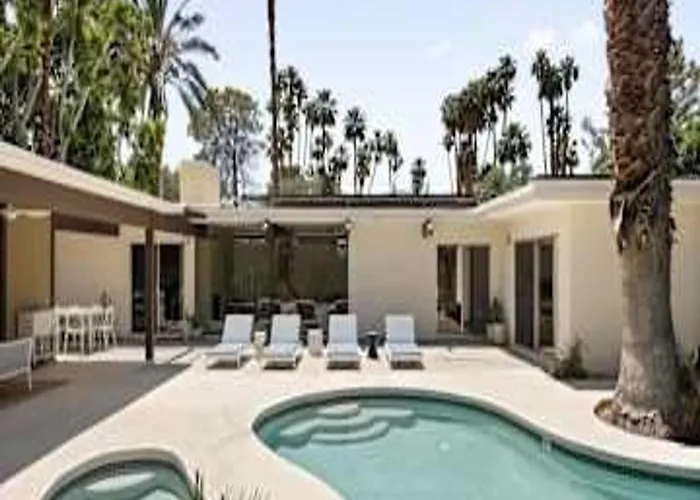 Mid-century W Pool Near El Paseo Shopping