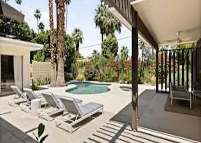 Holiday home Mid-century W Pool Near El Paseo Shopping *