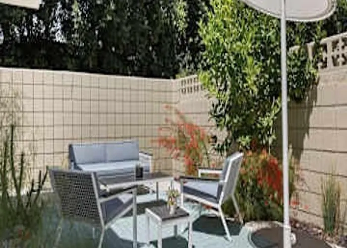 Mid-century W Pool Near El Paseo Shopping Holiday home Tulsa